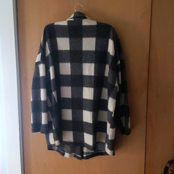 Comfy Oversized Shirt/Jacket with Wooden Buttons - Picture 8 of 10